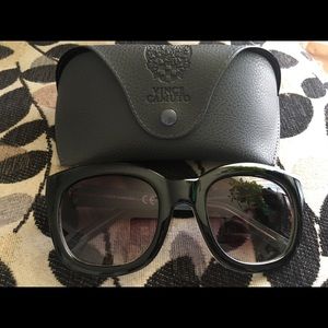 NWOT Vince Camuto OXGY sunglasses